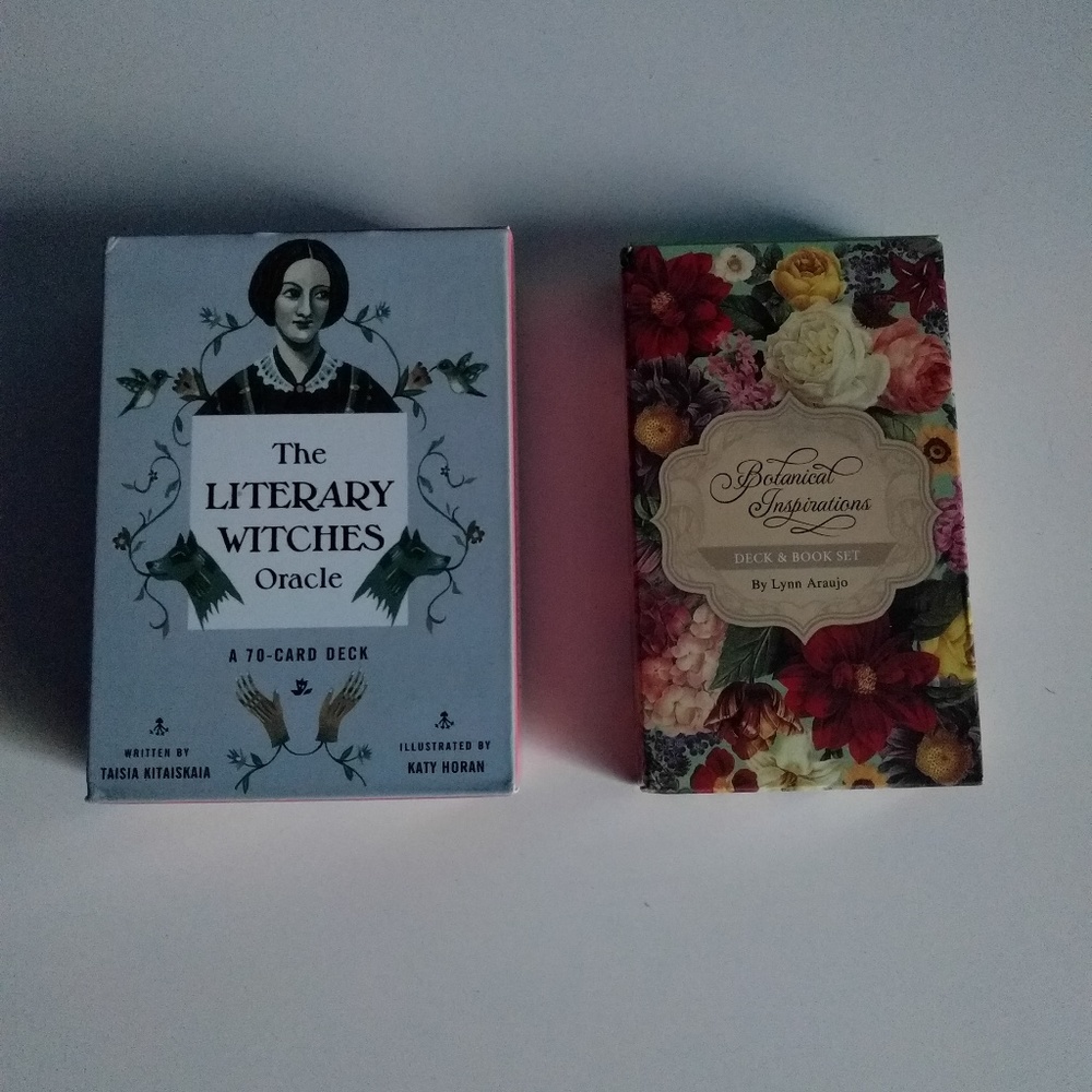 Set of 2 Tarot Card Decks